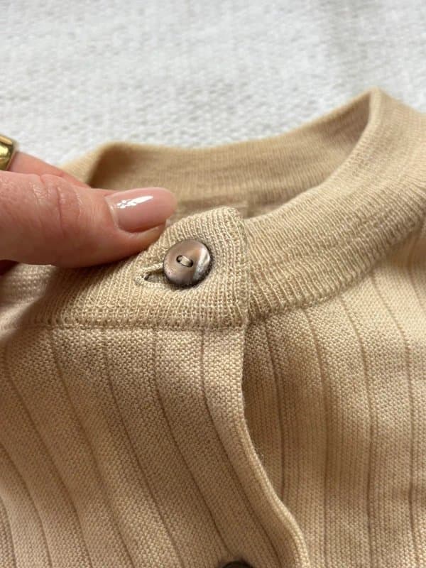 Reine schurwolle Vintage Reine Schurwolle pure wool size 10-12 beige knitted cardigan spring knitwear