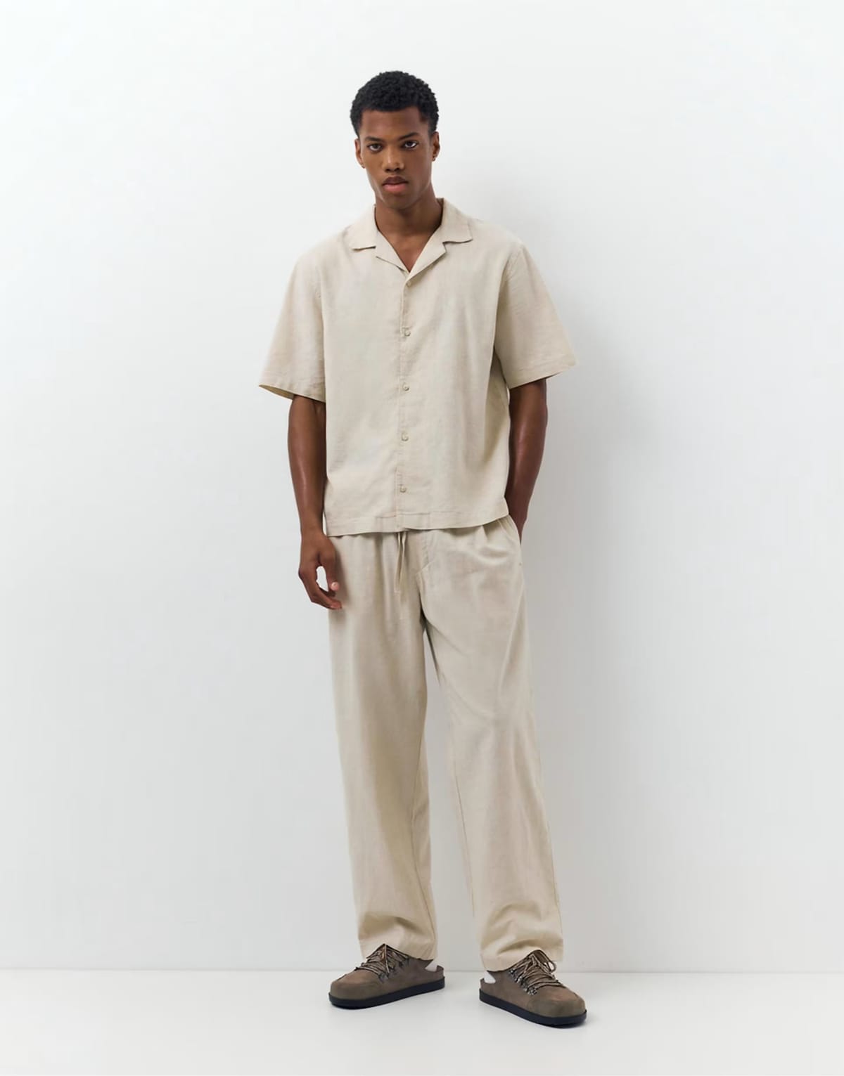 ASOS Pull&Bear linen blend jogger trousers in beige - 1