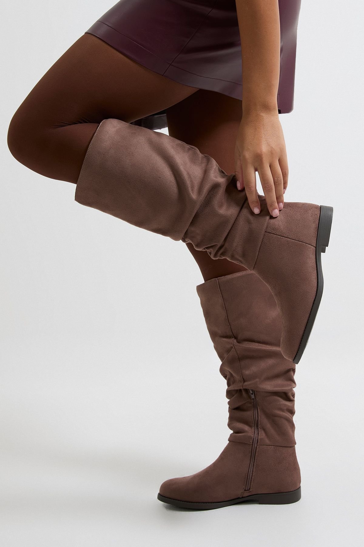 Dorothy Perkins Dorothy Perkins Women's Karina Faux Suede Flat Knee High Ruched Boots in Taupe - 3