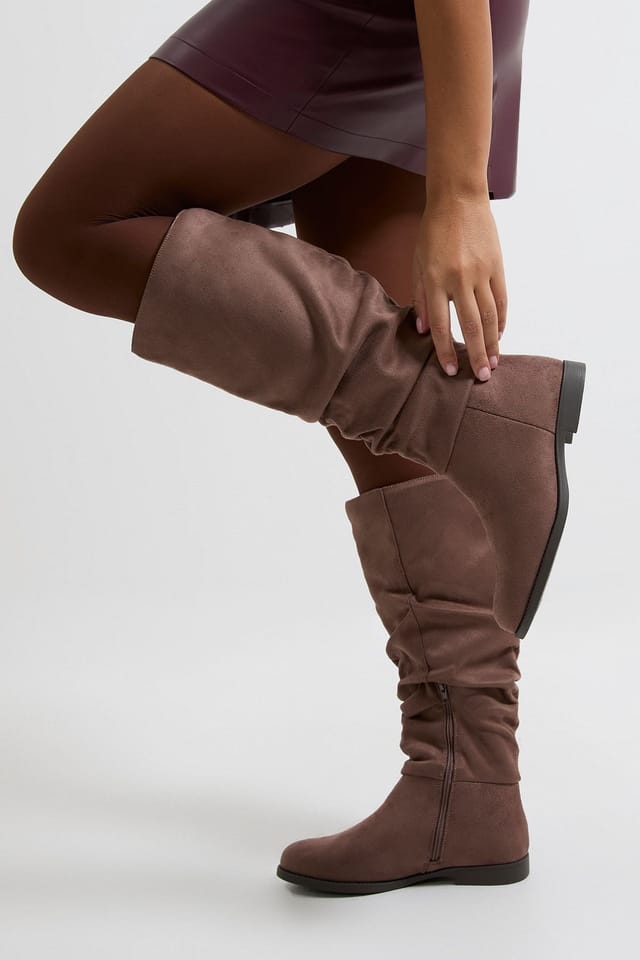Dorothy Perkins Dorothy Perkins Women's Karina Faux Suede Flat Knee High Ruched Boots in Taupe - 3