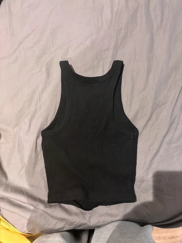 Bershka Bershka ribbed black crop vest top