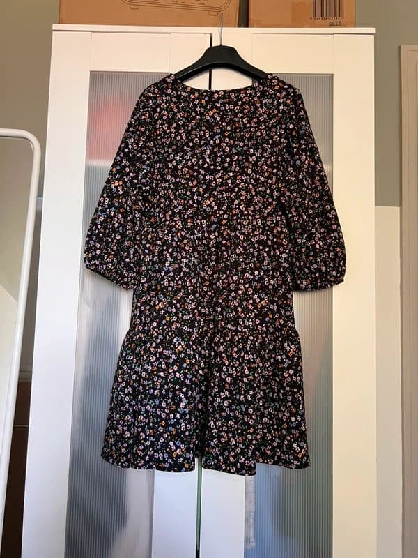 Bershka Bershka floral patterned dress size L