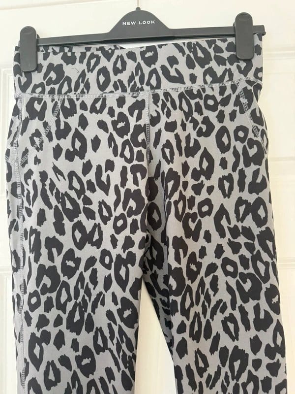 New Look Black and Grey Leopard Print Leggings