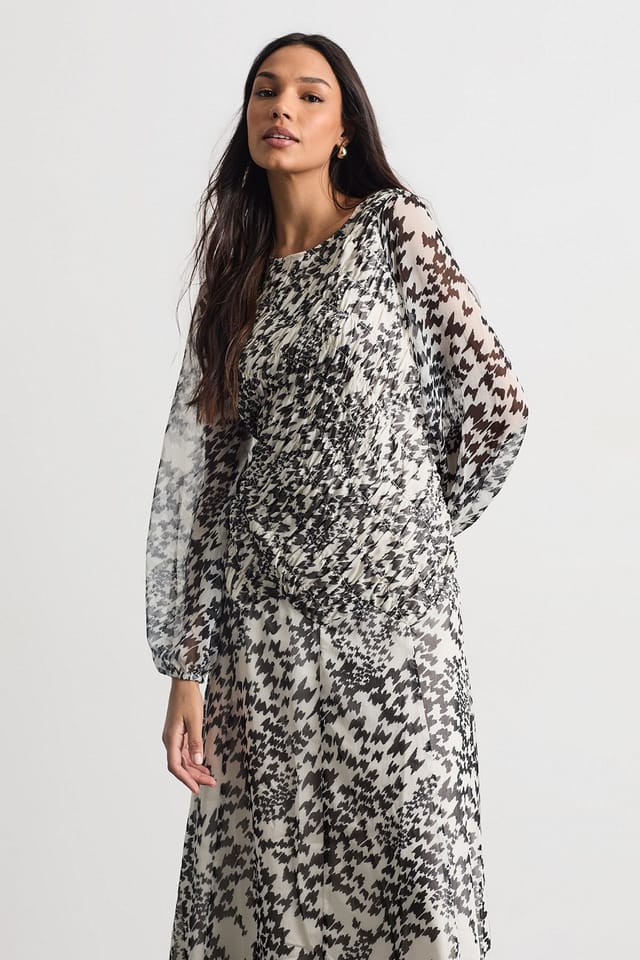 Warehouse Warehouse Women's Shirred Bodice Detail Dogstooth Printed Midi Dress in Mono - 2