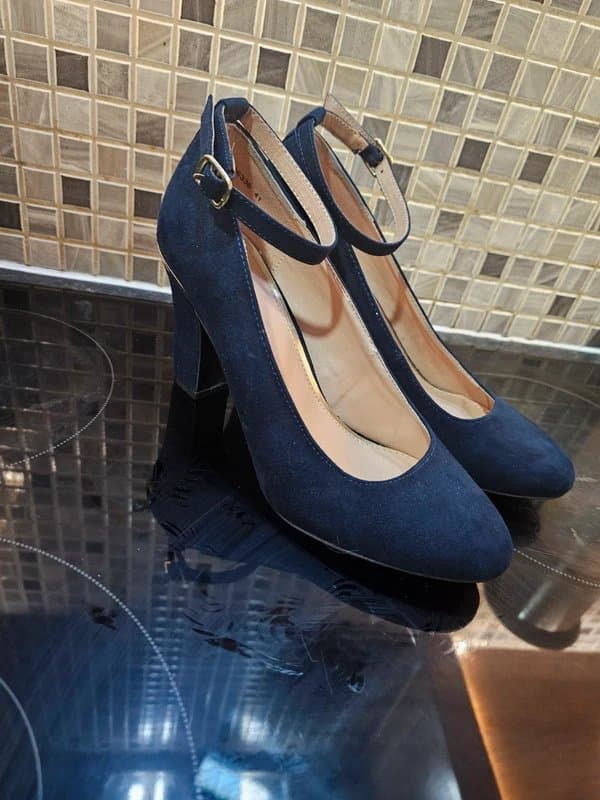 New Look Navy  / gold    new look    size 5