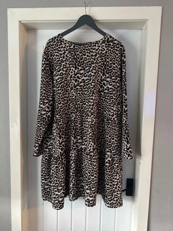 ASOS Plus size Leopard print asos curve dress uk 24