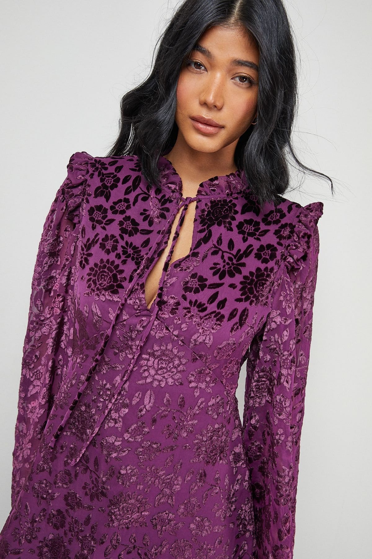 Warehouse Warehouse Women's Burnout Velvet Frill Shoulder Tie Front Midi Dress in Purple - 4