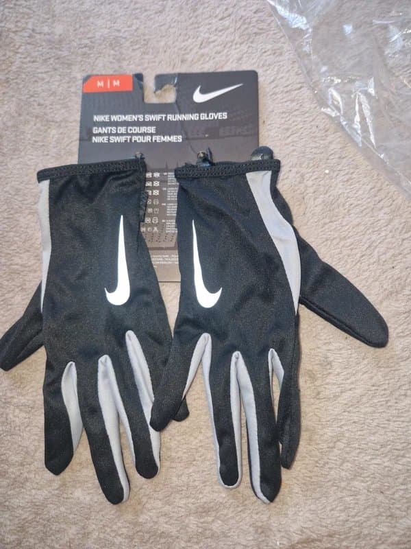 Nike Size medium nike womens Swift running gloves