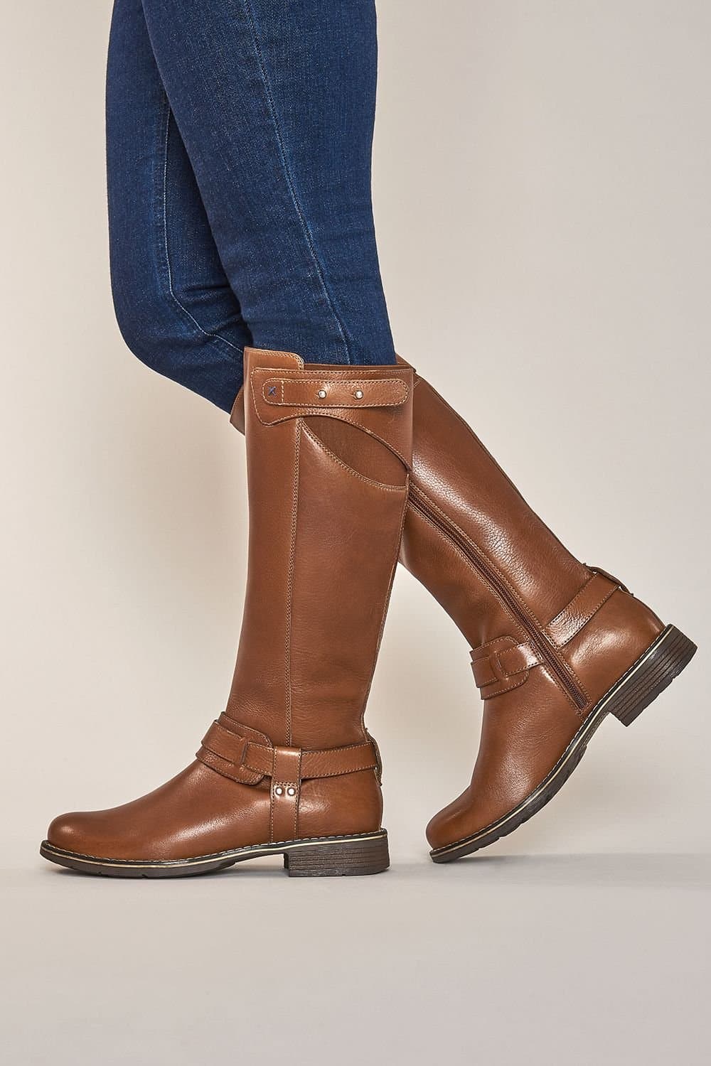 Moshulu Moshulu Women's 'Mistletoe' Classic Leather Long Boots in Brown
