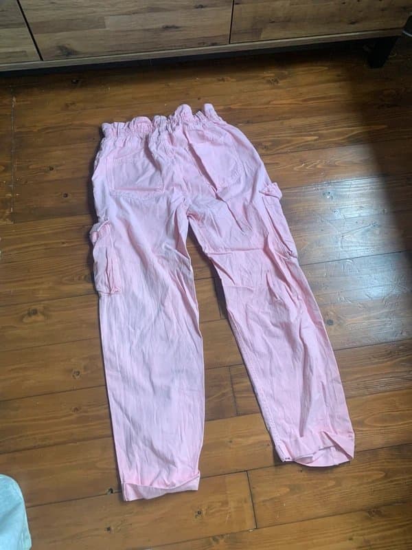 Bershka Cargo pants baby pink size 8-10
