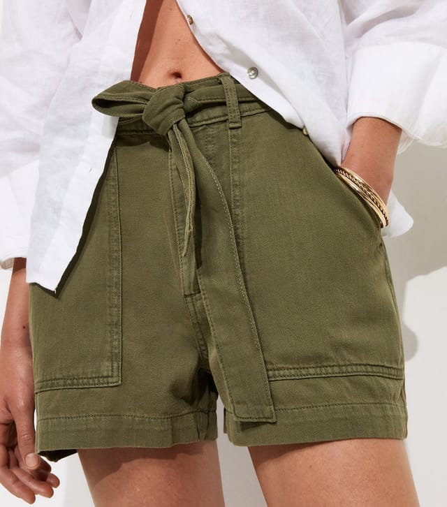 New Look Women's Dark Khaki Cotton Twill Cargo Shorts New Look - 2