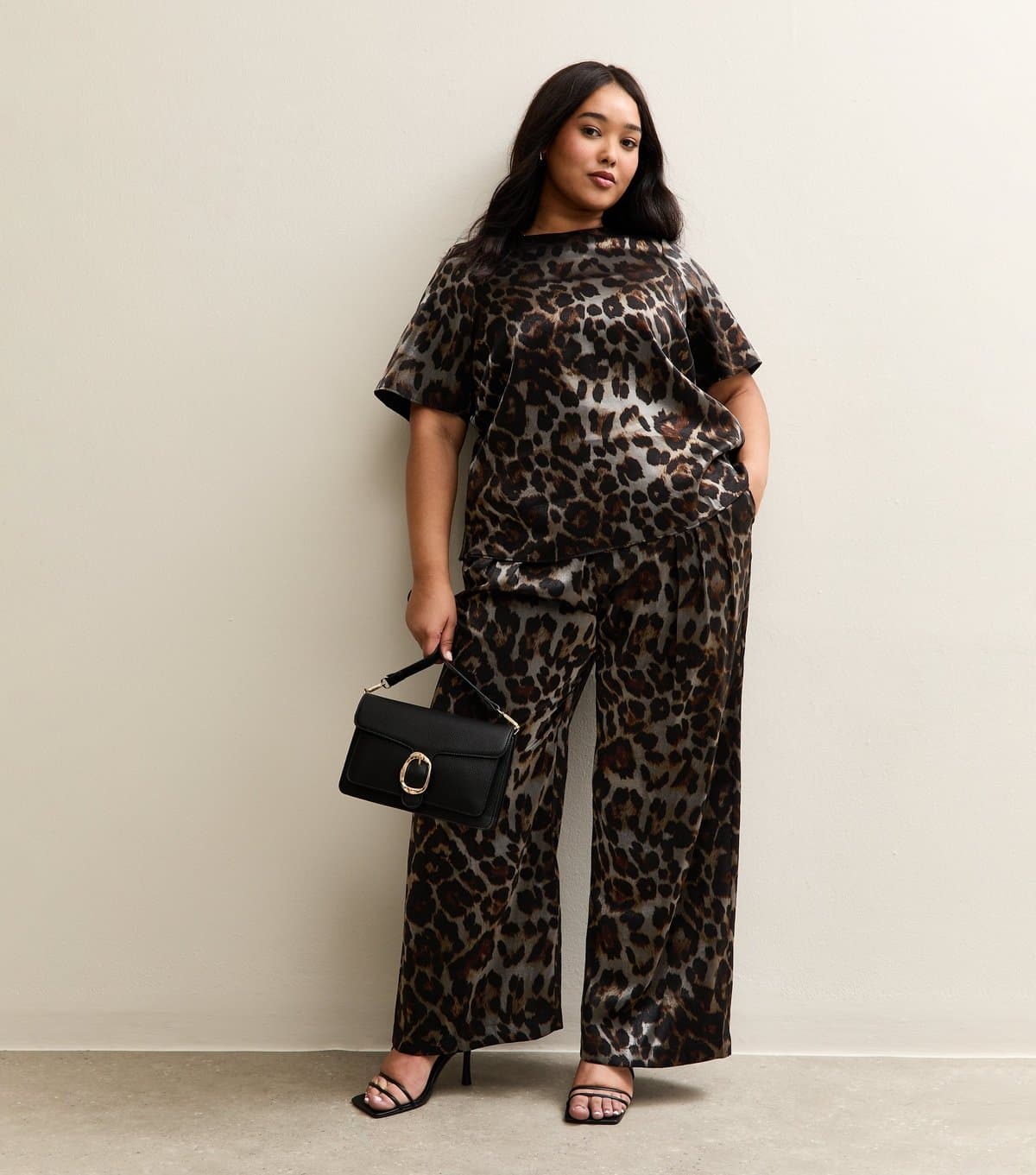 New Look Women's Plus Size Pewter Animal Print Wide Leg Trousers Curves New Look