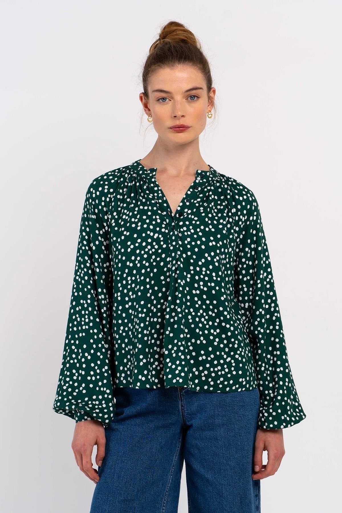 Kettlewell Kettlewell Women's Delilah V-Neck Blouse in Bottle Green