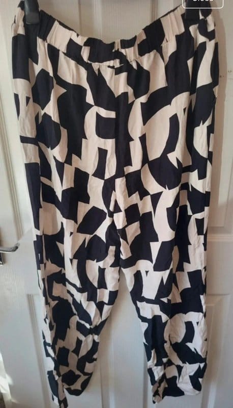 F&F Black & White Print Trousers Size 16