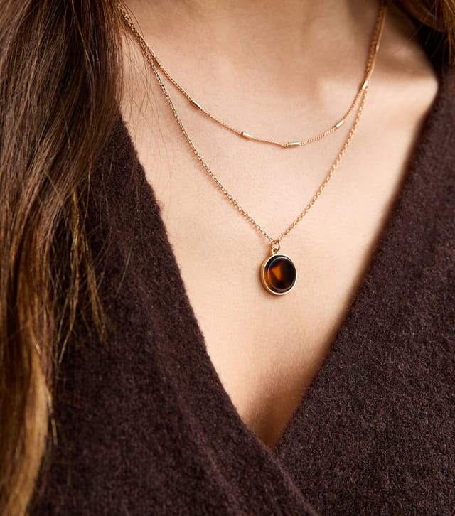 New Look Gold Tone Multi Layer Tortoiseshell Circle Pendant Necklace New Look - 2