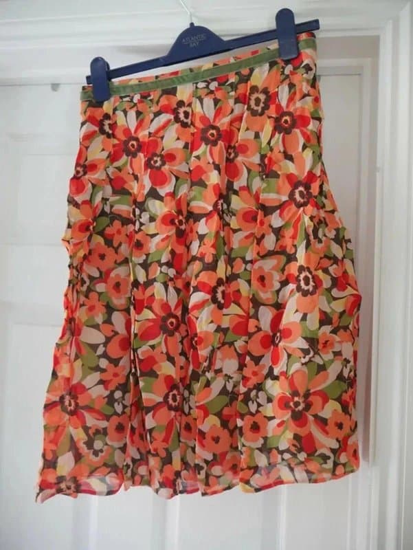 New Look Bold Retro Skirt Flower Print Ladies Size 10 New Look Summer Holiday Classic