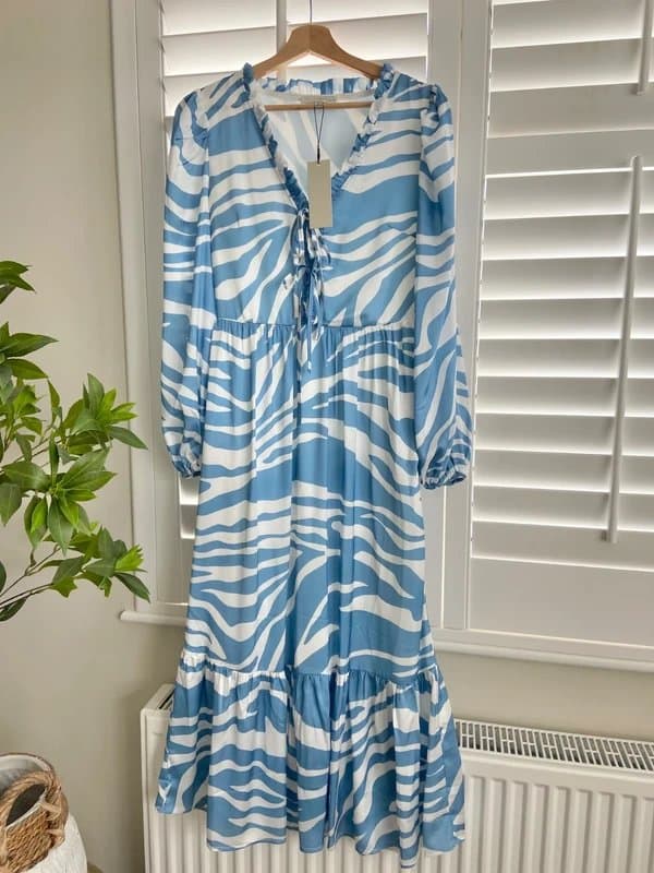 Never Fully Dressed Never Fully Dressed Blue White Zebra Midi Dress Size 8 Brand New