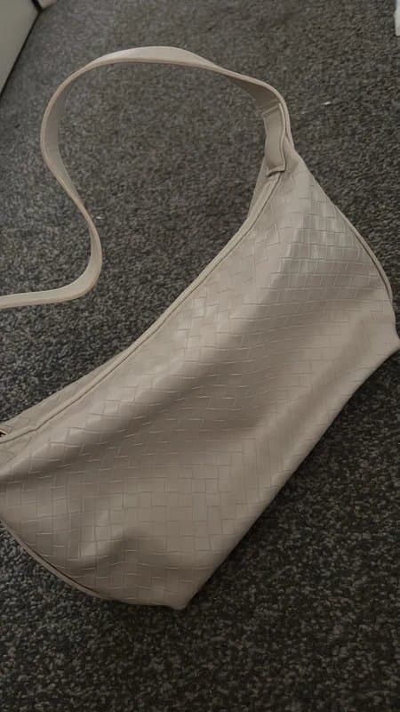 New Look Cream Woven Faux Leather Shoulder Bag.