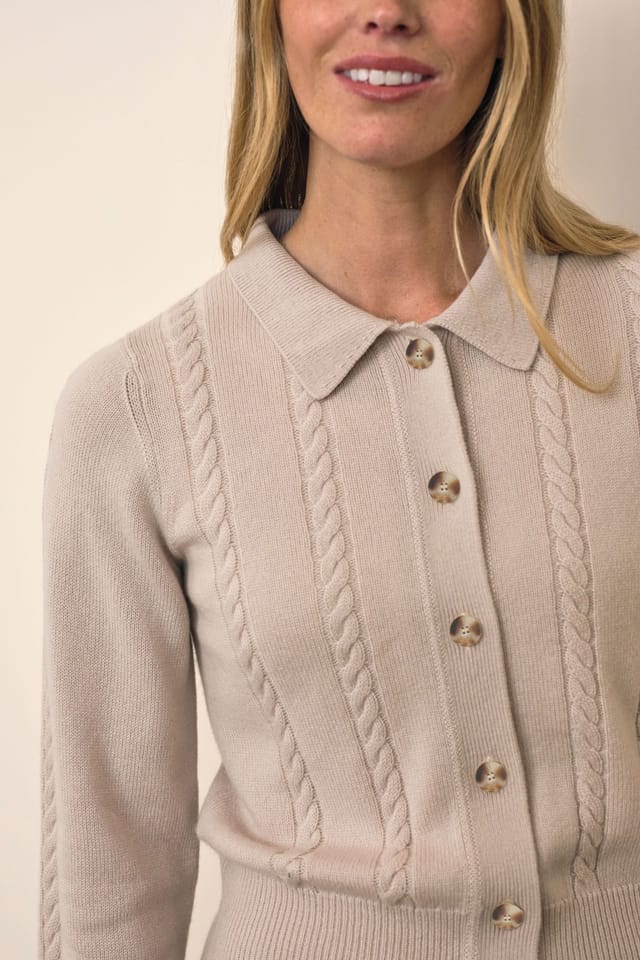 Pure Collection Pure Collection Women's Wool Cashmere Fur Trim Cable Cardigan in Beige - 2