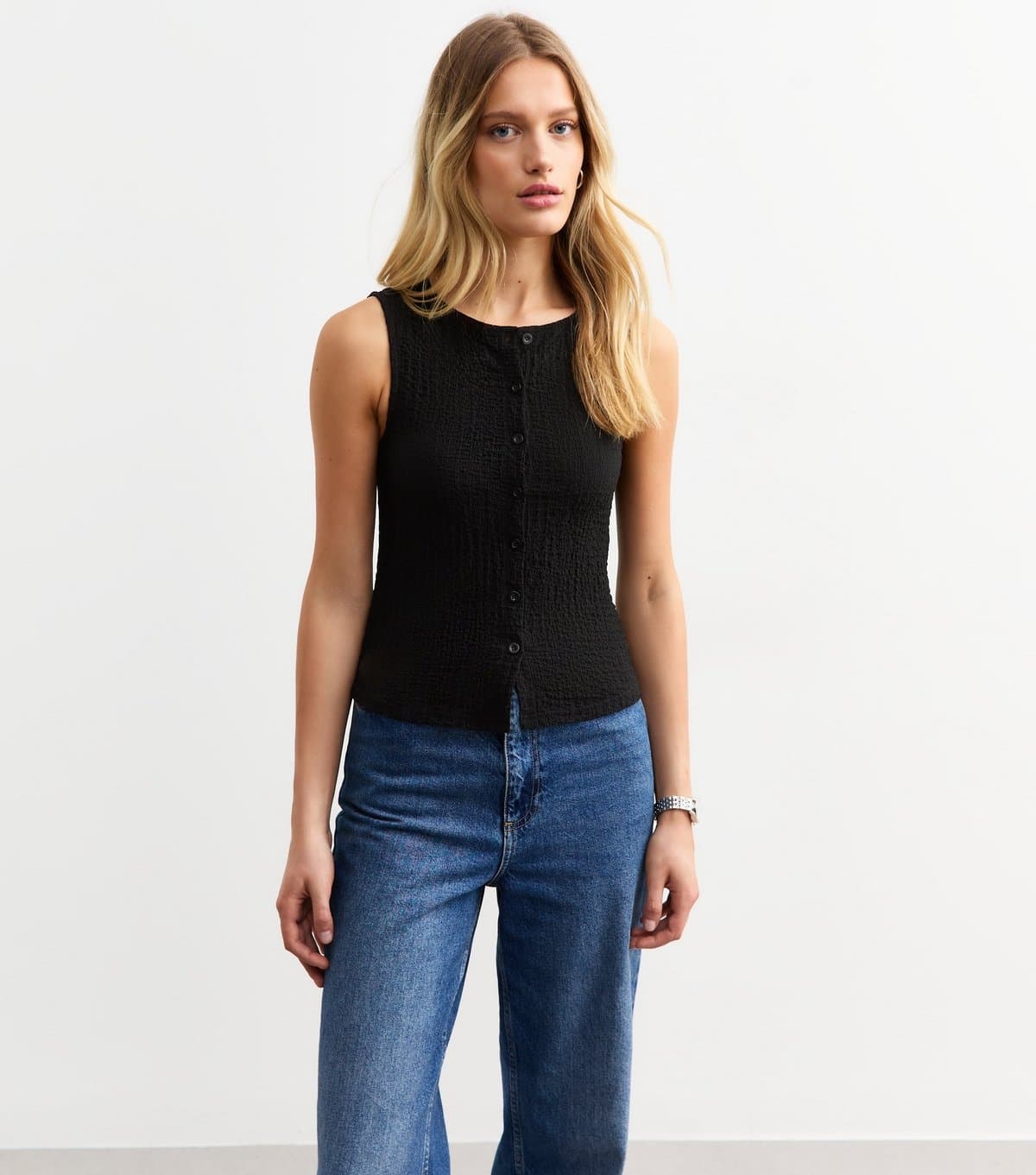 New Look Women's Black Crinkle Crew Neck Button Through Waistcoat New Look