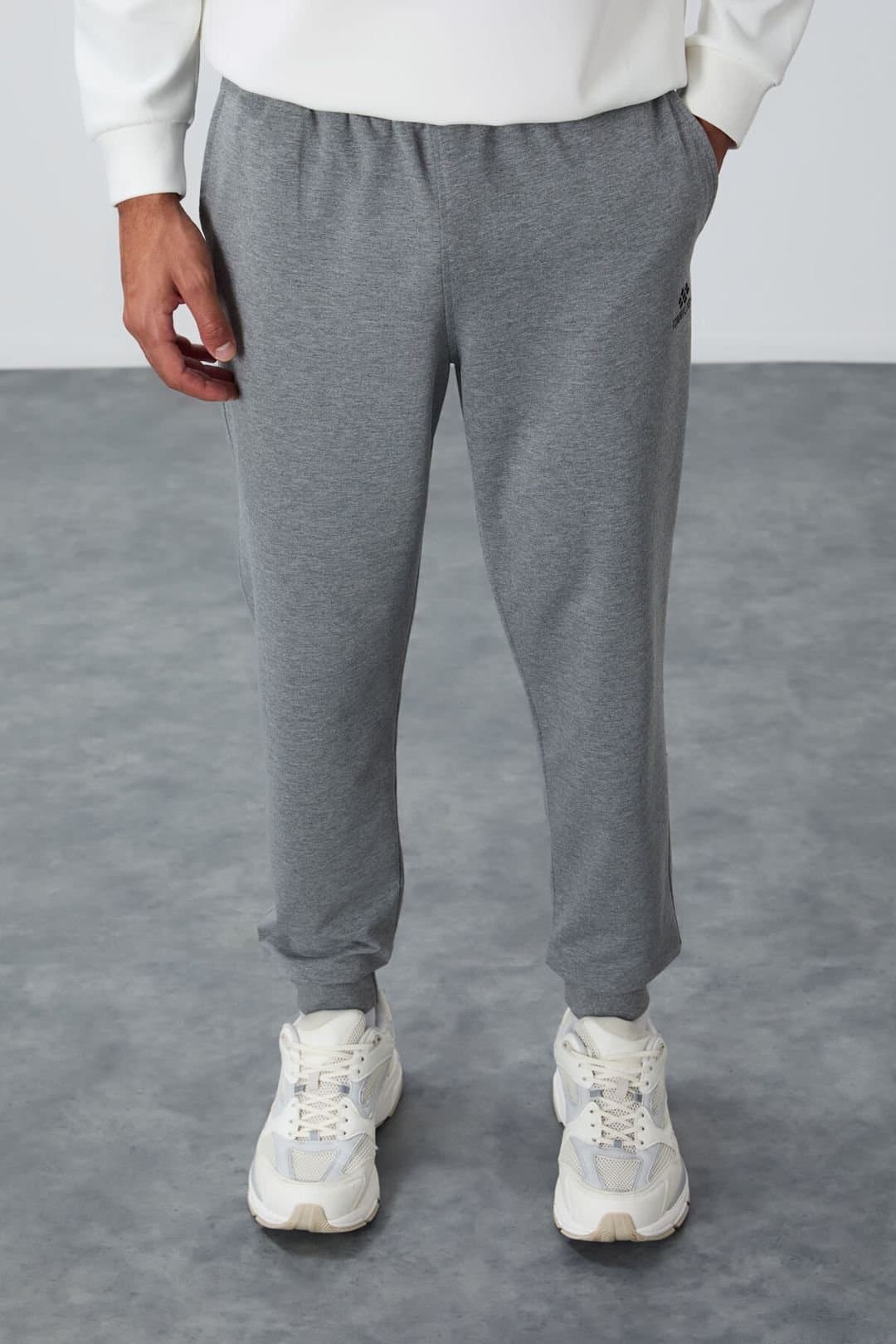 Tommy Life Tommy Life Men's Solid Fleece Sweatpants in Grey