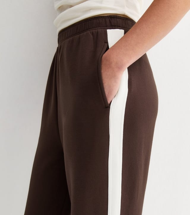 New Look Women's Premium Brown Side Stripe Wide Leg Joggers New Look - 2