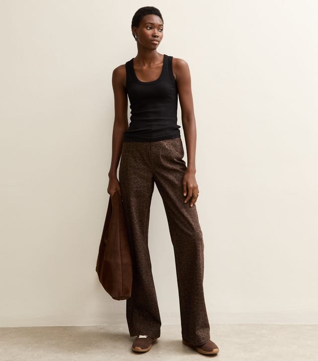 New Look Women's Tall Black Ribbed Scoop Neck Vest New Look - 2