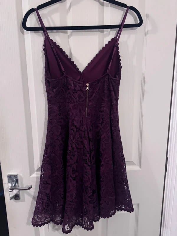 New Look Ladies lovely lace look dress size uk 8 from New Look