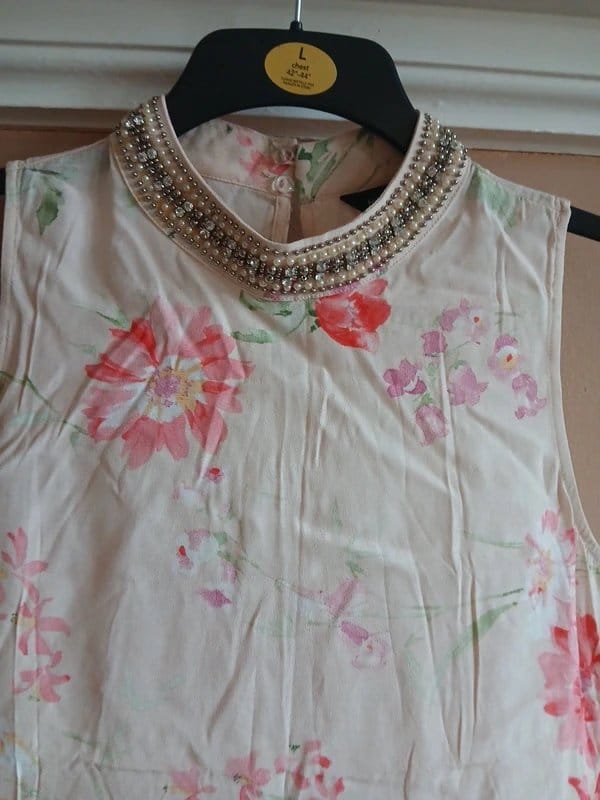 New Look Gorgeous floral embellished top - 1