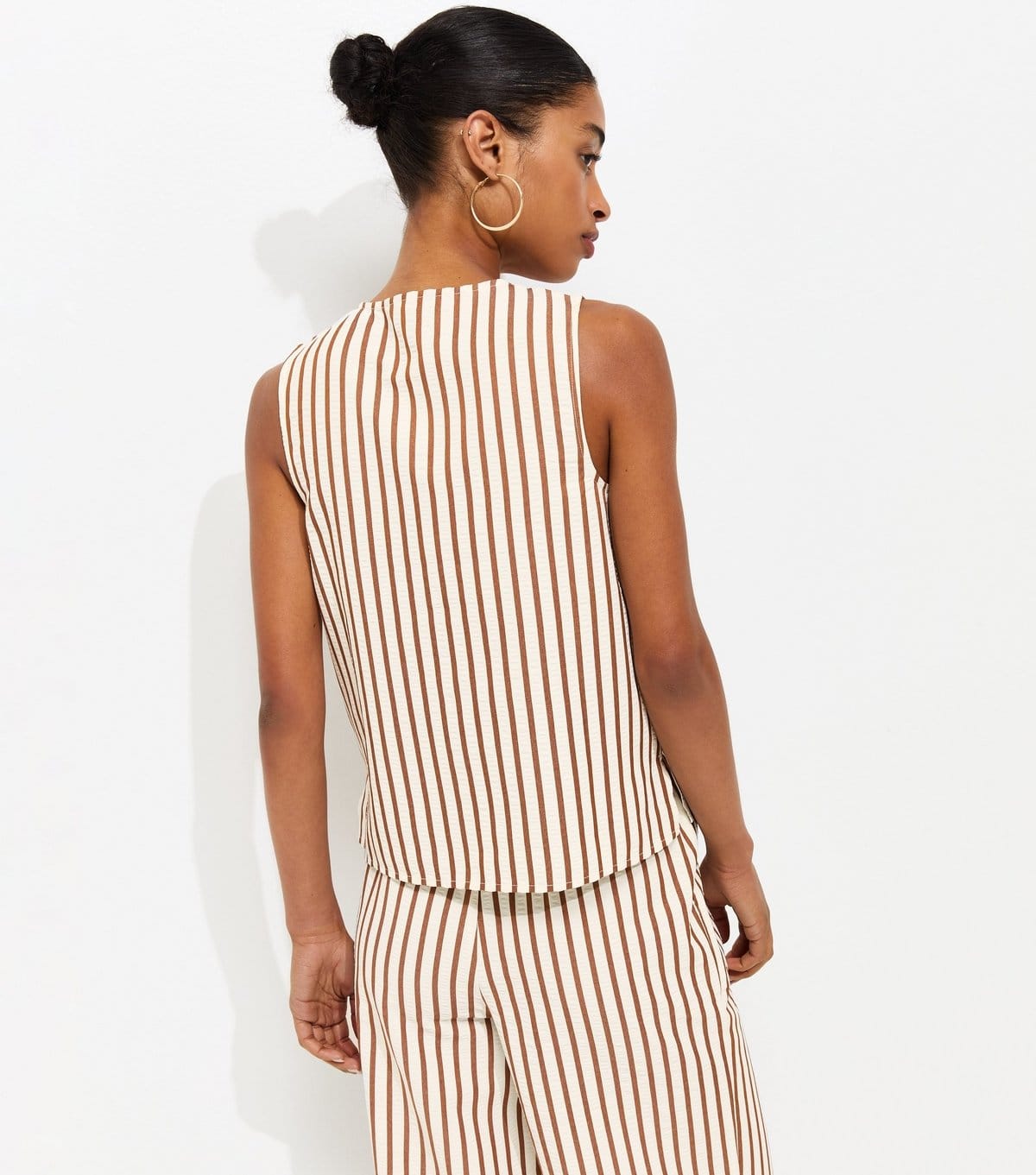 New Look Women's Brown Striped Seersucker Buttoned Sleeveless Top New Look - 4