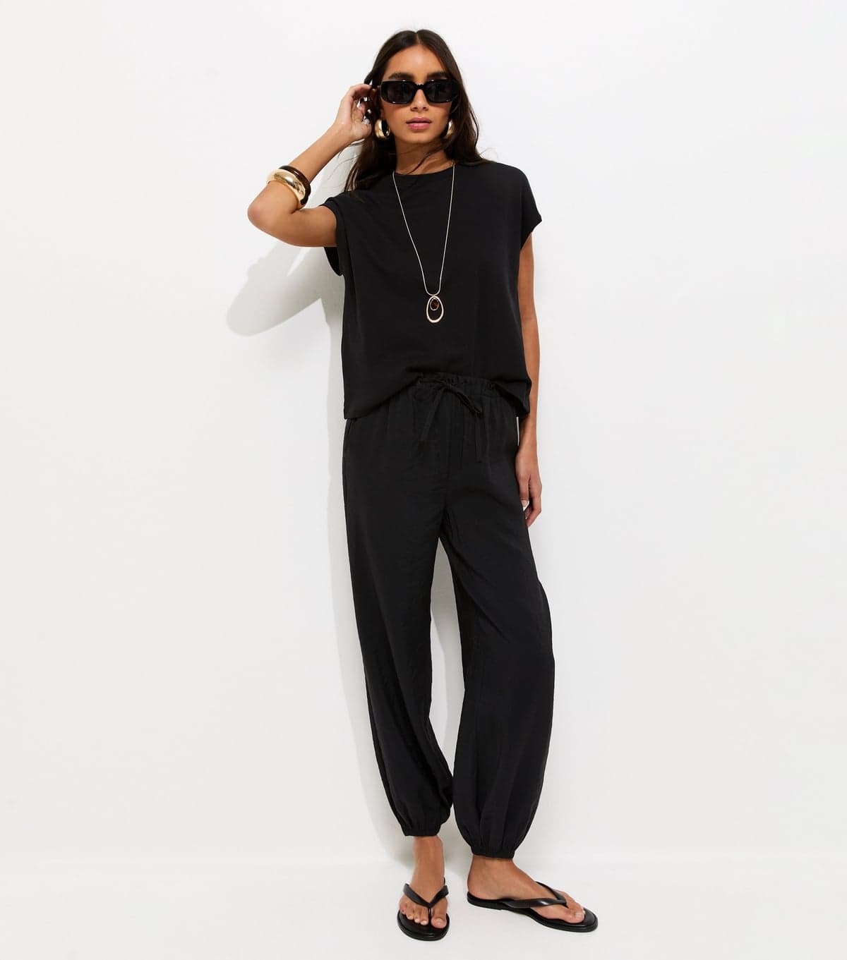 New Look New Look Black Tapered Cuff Drawstring Trousers