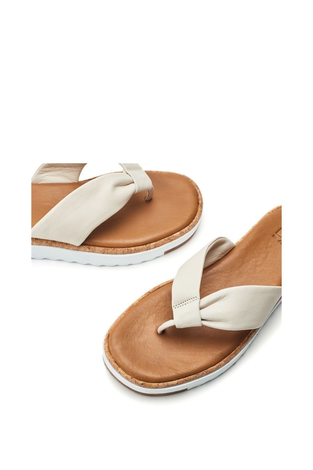 Moda In Pelle Moda In Pelle Women's 'Kadence' Leather Sandals in Off-White - 4