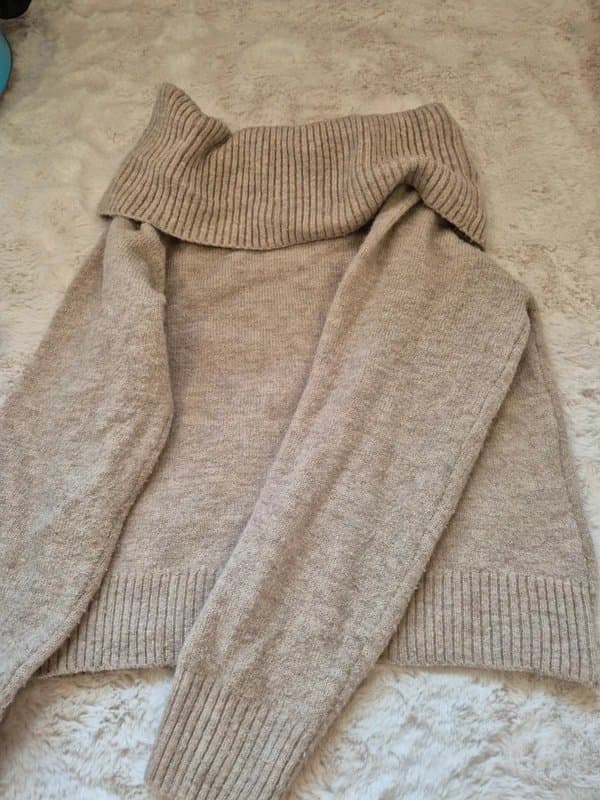 New Look Beige of shoulder knitted jumper