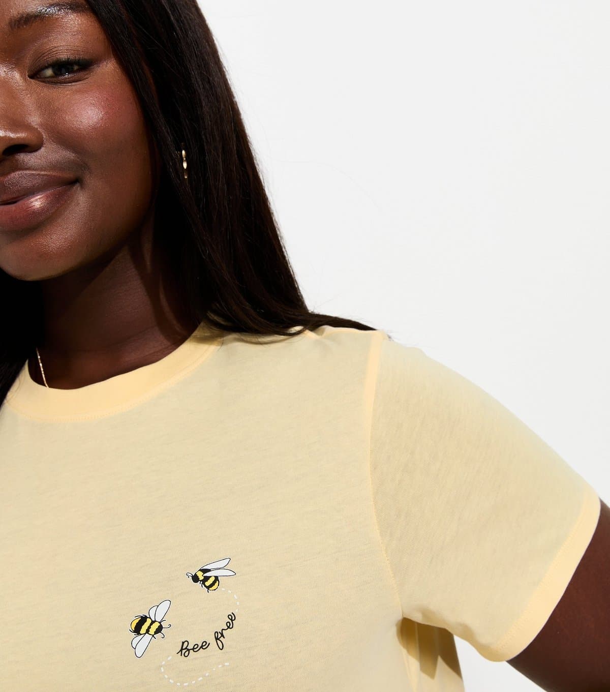 New Look Women's Plus Size Light Yellow Cotton Bee Free Print Relaxed T-Shirt Curves New Look