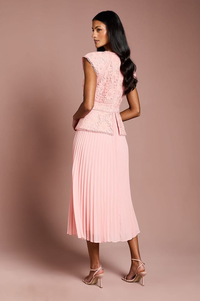 Coast Coast Women's Petite V Neck Lace Bodice Peplum Midi Dress in Blush - 3