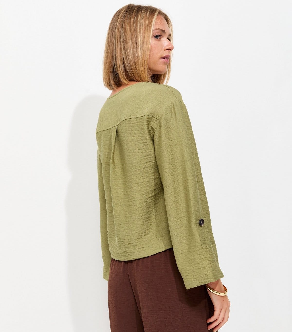 New Look Women's Dark Khaki Crinkle Texture V-Neck Shirt New Look - 4