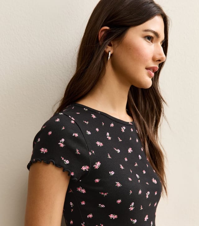 New Look Women's Black Floral Print Short Sleeve Ribbed Jersey Top New Look - 2