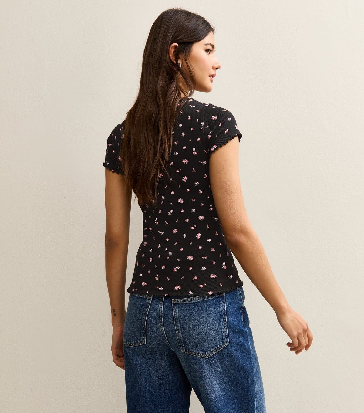 New Look Women's Black Floral Print Short Sleeve Ribbed Jersey Top New Look - 4