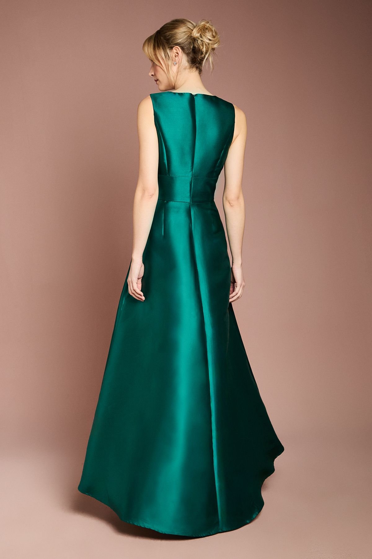 Coast Coast Women's Honoured Sleeveless Plunge Waterfall Twill Maxi Bridesmaid Dress in Emerald - 3