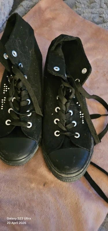 New Look Black glitter Hi Tops