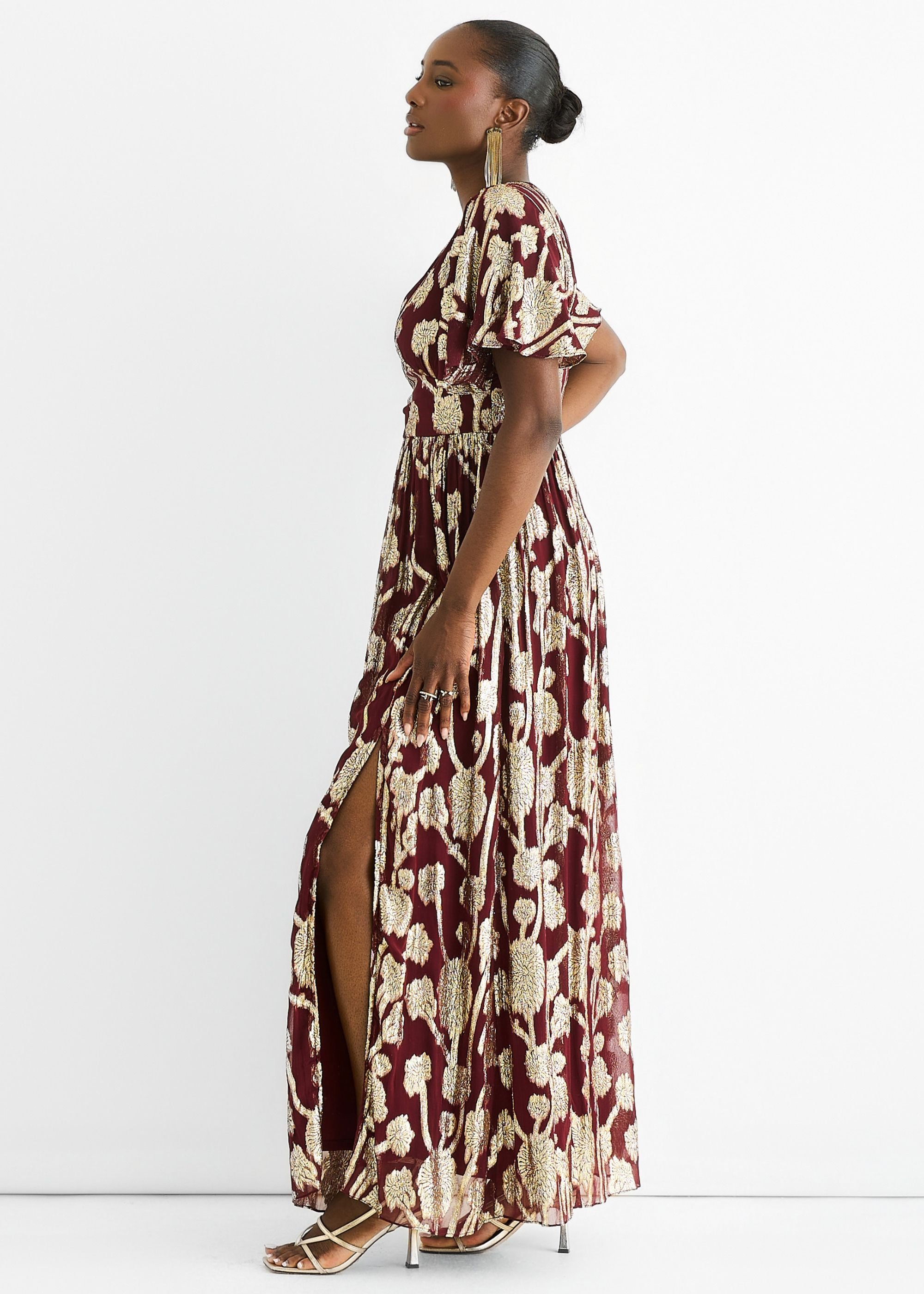 Gini London Gini London Women's Burgundy Metallic Jacquard Flutter Sleeves Floral Maxi Dress - 4