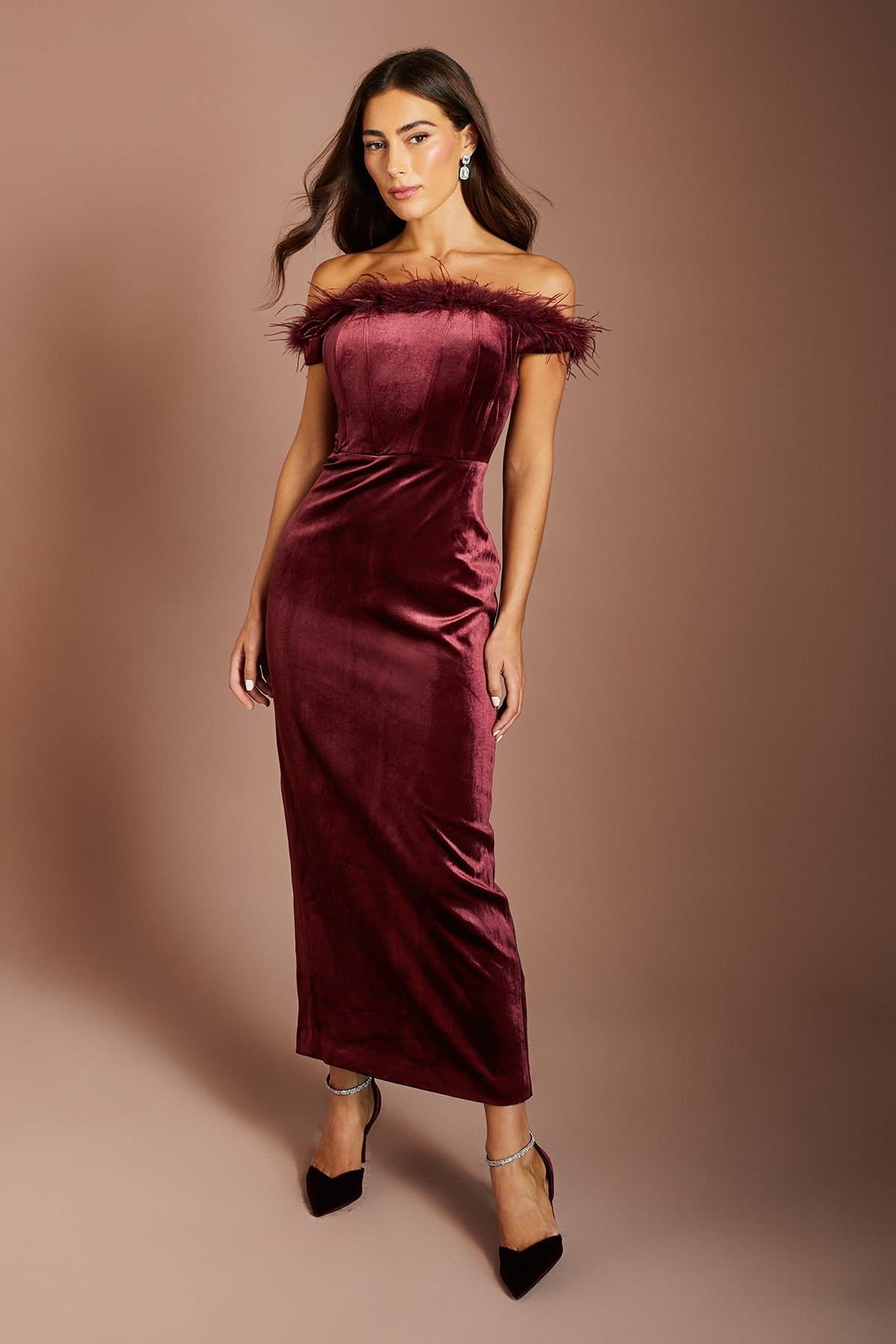 Coast Coast Women's Feather neckline Bardot Velvet Pencil Dress in Burgundy