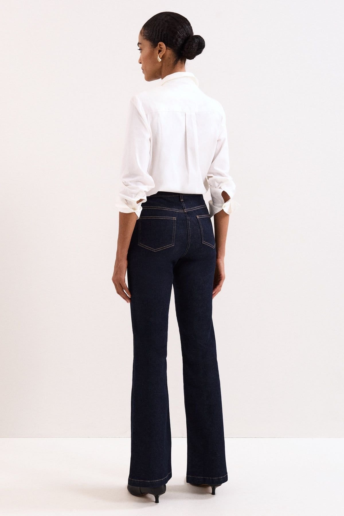 Phase Eight Phase Eight Women's Olivia Bootcut Jean in Dark Indigo - 4