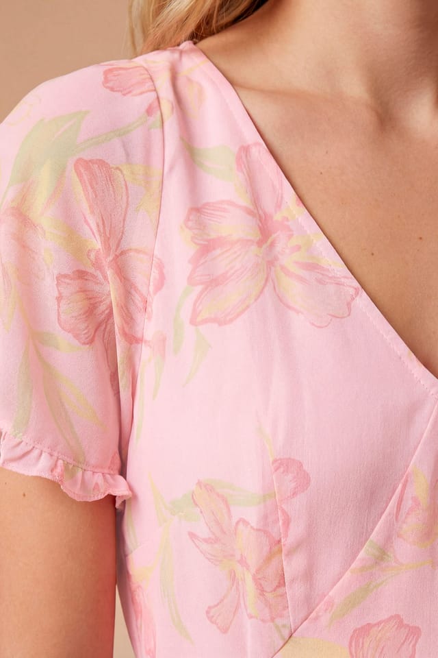 Dorothy Perkins Dorothy Perkins Women's DP Luxe Printed Flutter Raglan Sleeve Midi Dress in Pink - 2