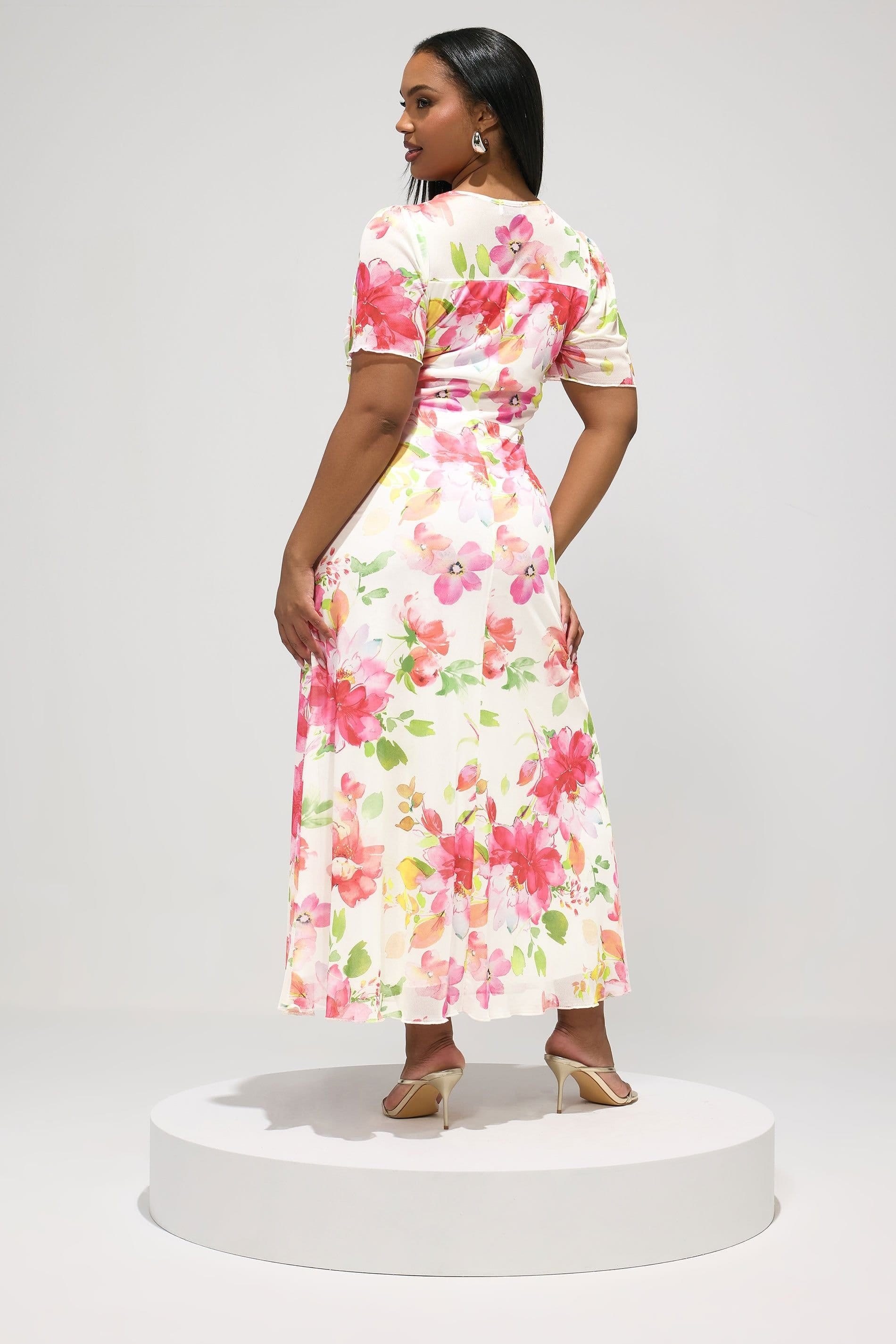 Yours Yours Women's Floral Square Neck Maxi Dress in White - 4