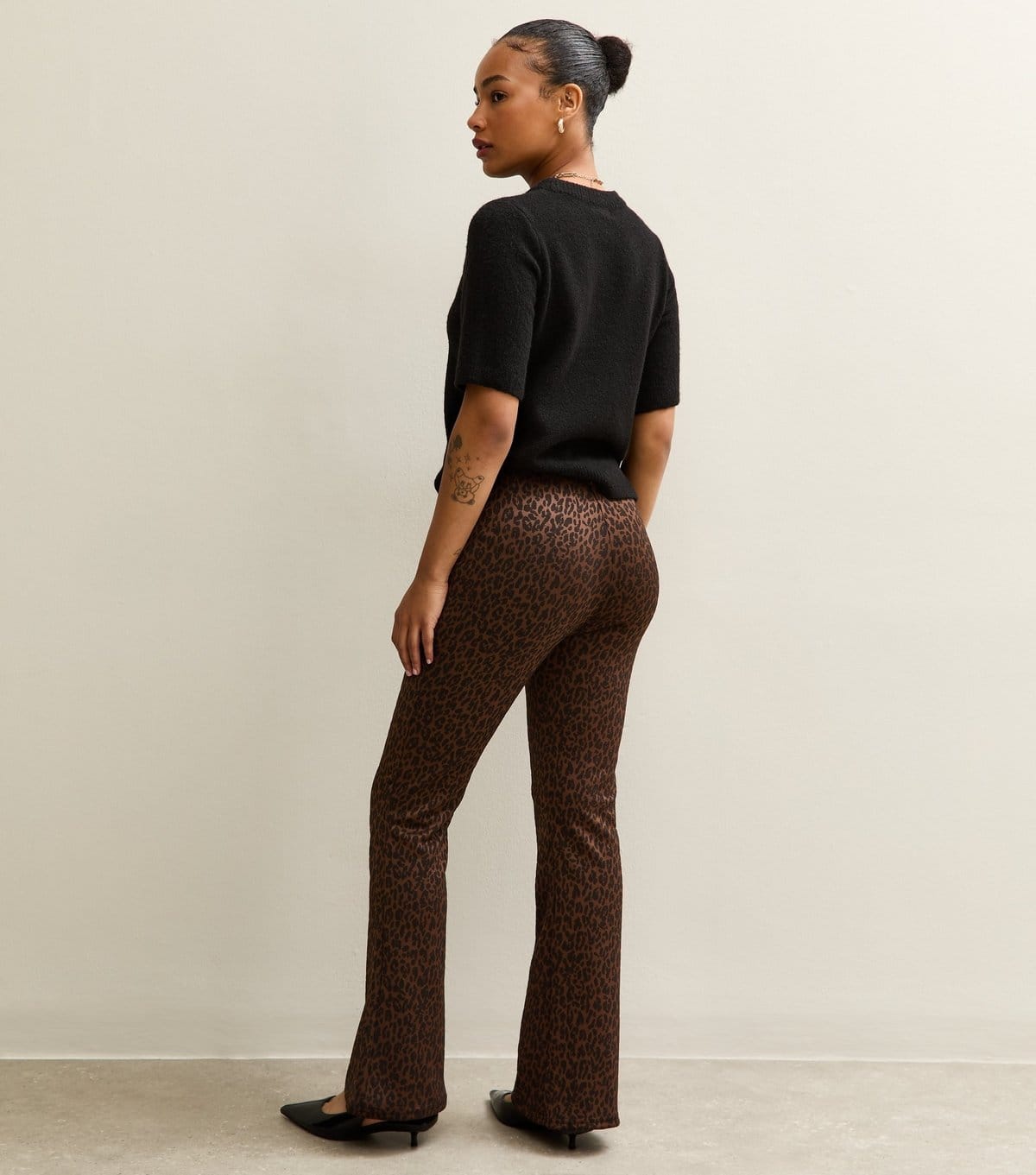 New Look Women's Petite Brown Leopard Print Flared Leg Trousers New Look - 4