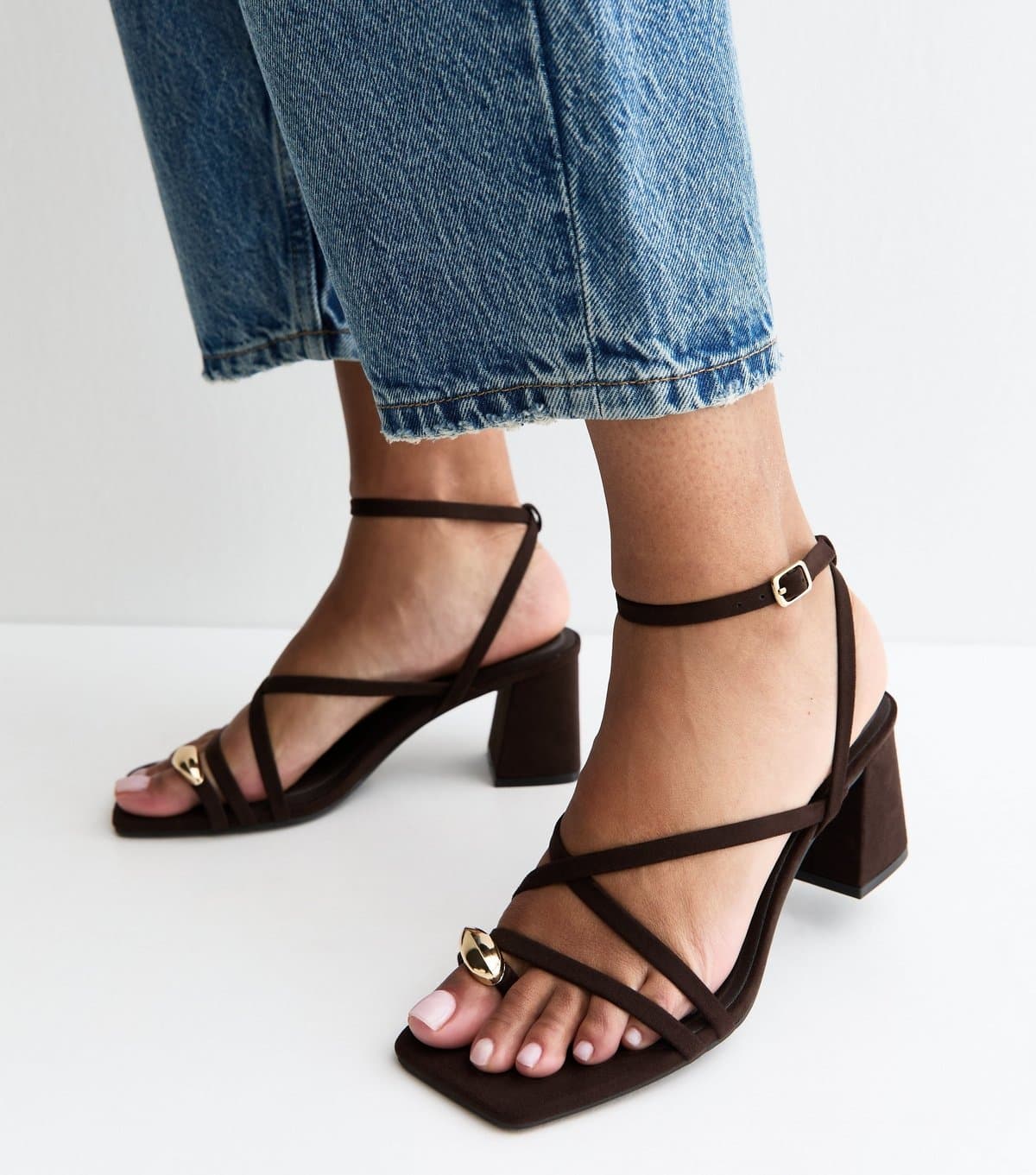 New Look Women's Dark Brown Faux Suede Metal Toe Loop Block Heel Sandals Vegan New Look