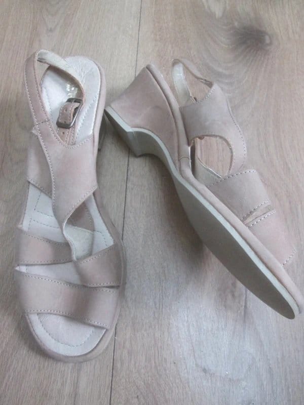 Rohde Rohde size 3.5 beige low wedge heel peep toe sandals summer leather shoes Great condition worn once - 1