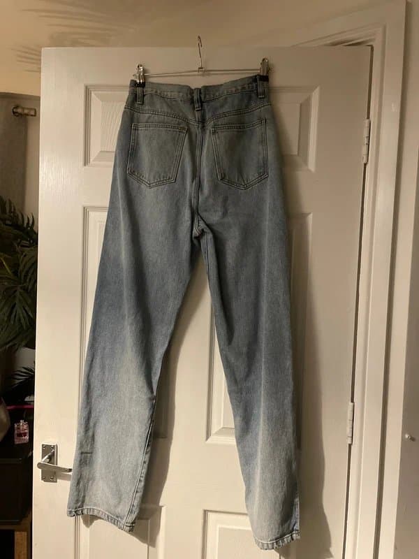 Rebellious fashion Rebellious jeans with slit at the bottom