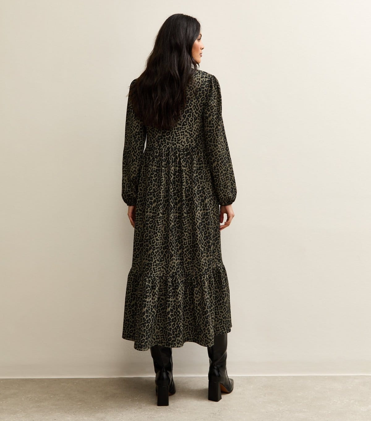 New Look Women's Green Animal Print Buttoned Long Sleeve Midi Dress New Look - 4